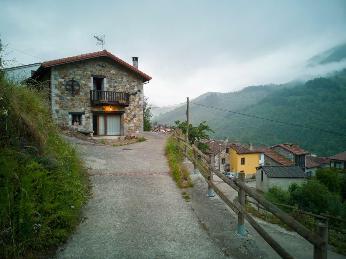 Maison d'hôtes Llar De Cosme à Caso Extérieur photo